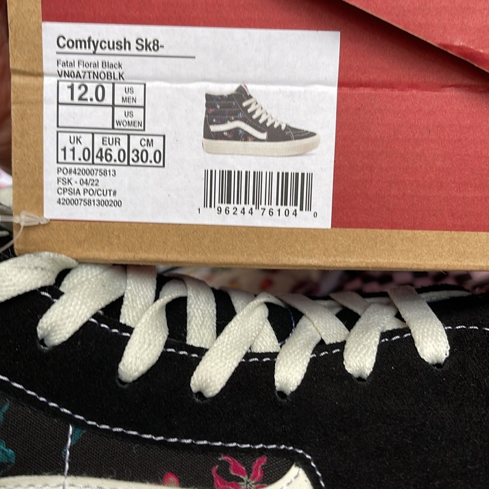 Vans • WMNS Comfycush Sks-
Fatal Floral Black
VN0AZTNOBLK
Sneakers - Picture 16 of 16